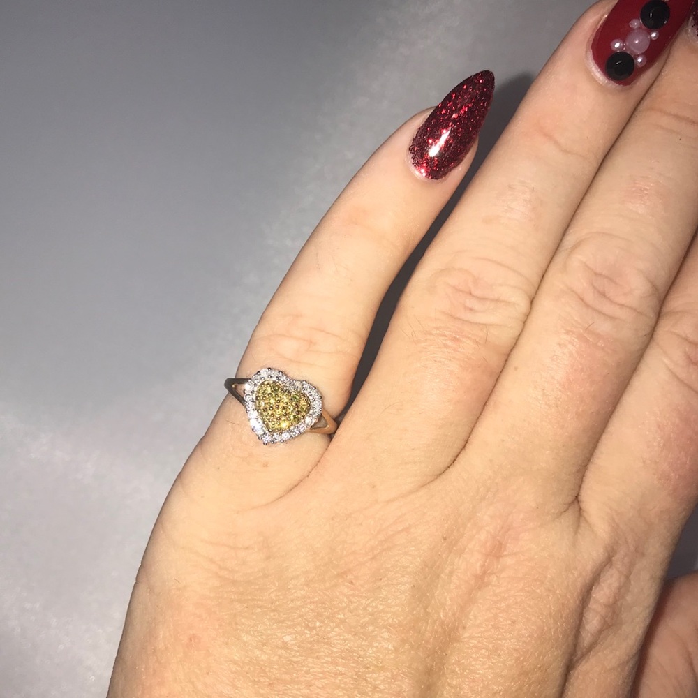 GORGEOUS 10K Gold Heart w/ Yellow & White Diamonds